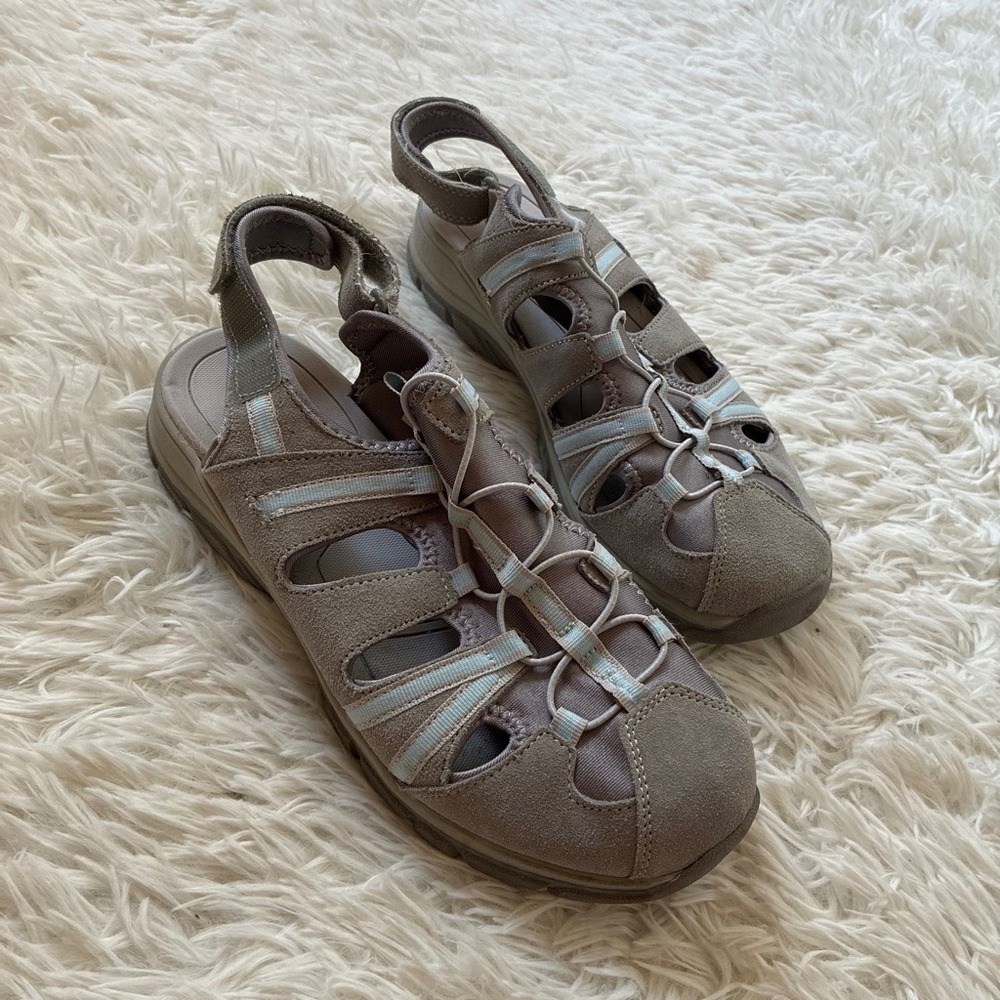 Lands End Womens Sport Sandals Taupe Gray Blue Bungee Closed Toe Hiking 8.5B